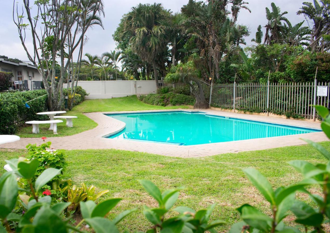 At 4 Umzumbe Beach Apartment, Mangrove Beach Estate Melville  المظهر الخارجي الصورة